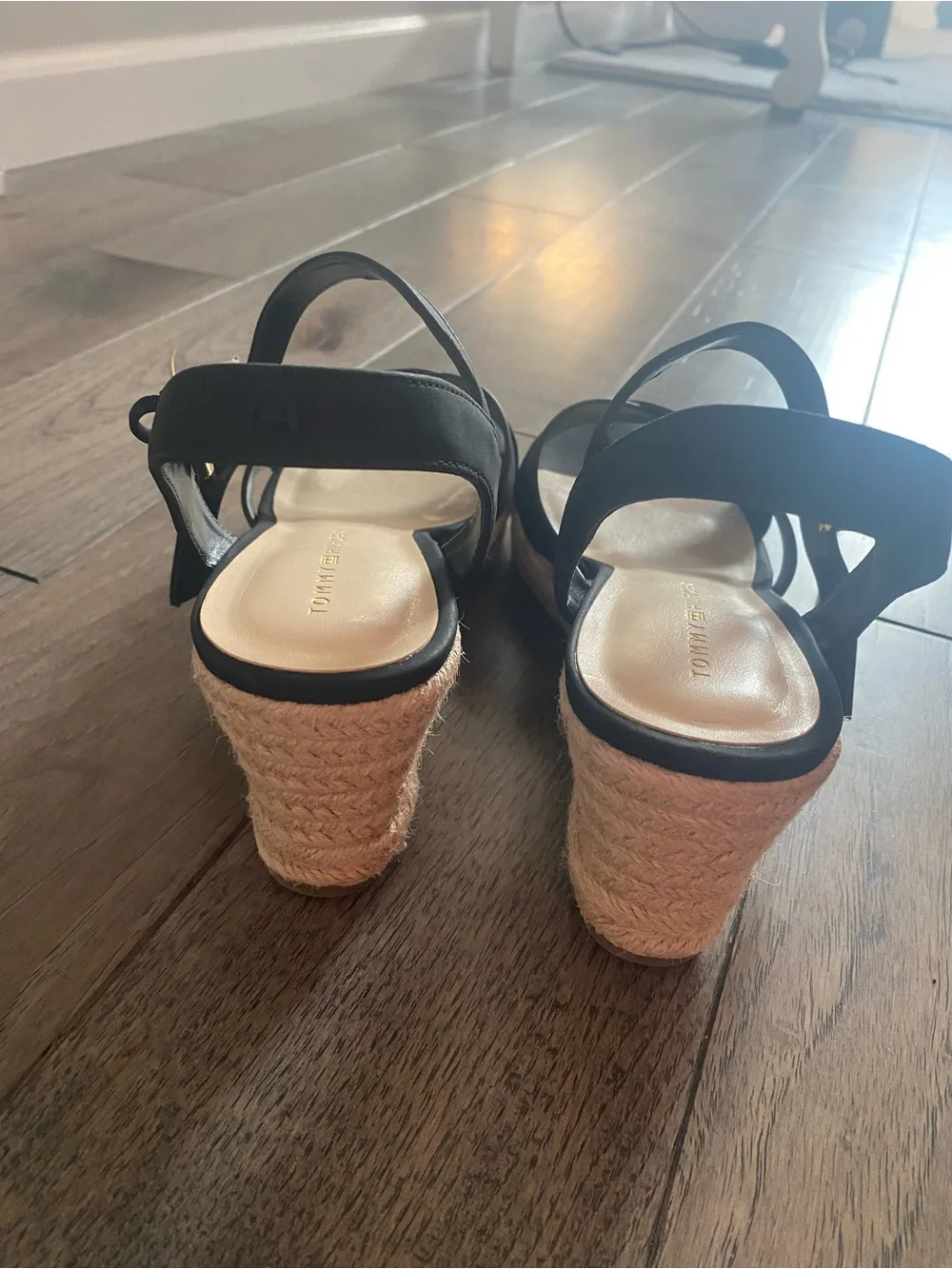 NEW Tommy Hilfiger Black Espadrille Wedge Sandals Size 9 Women’s